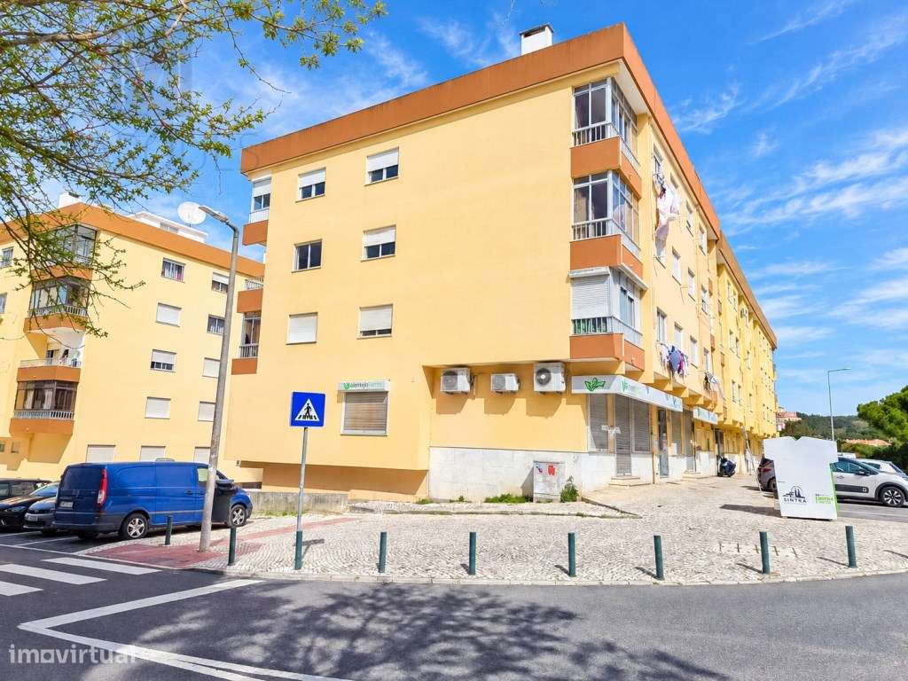 Apartamento T2 com Arrecadação em Casais de Mem Martins - Rio de Mouro-13