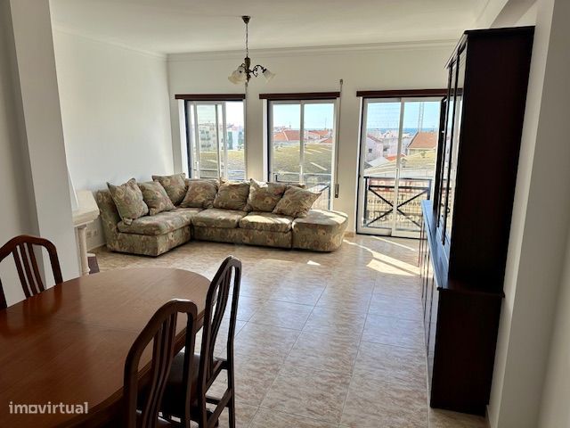 Vendo Apartamento T.3 - Com parqueamento a 70 Mts da Praia em Nazaré-0