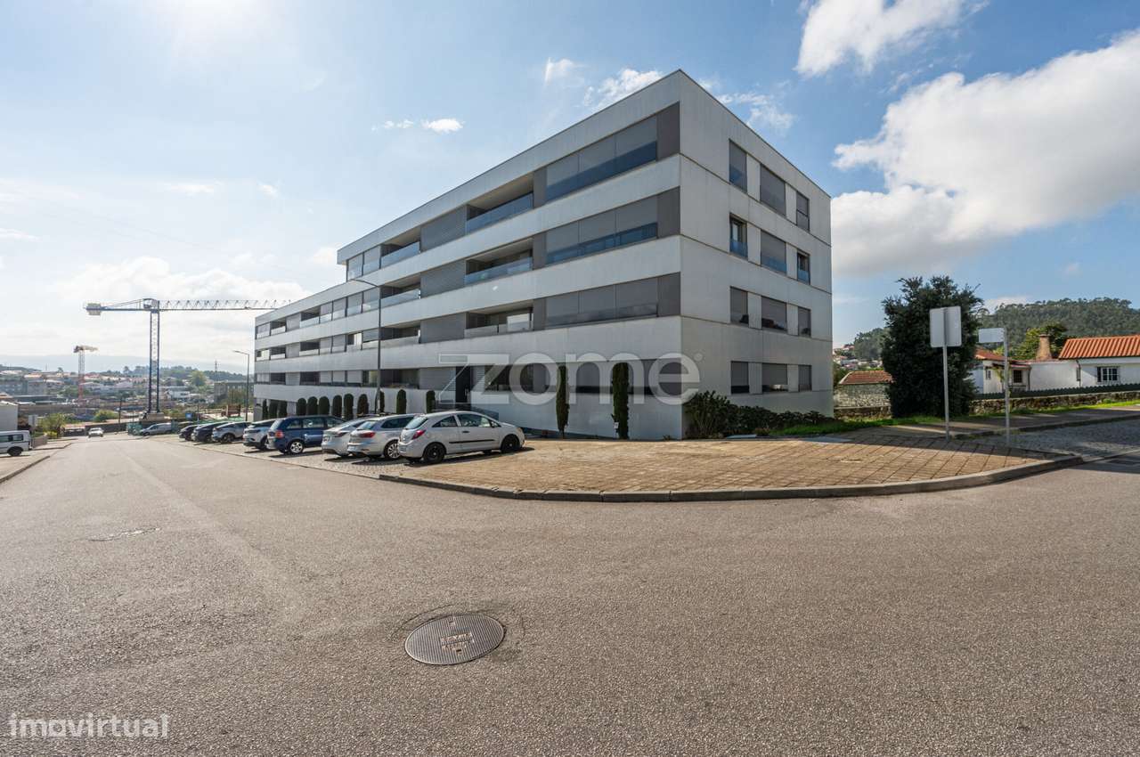 Apartamento T3 Semi-Novo em Calendário-24