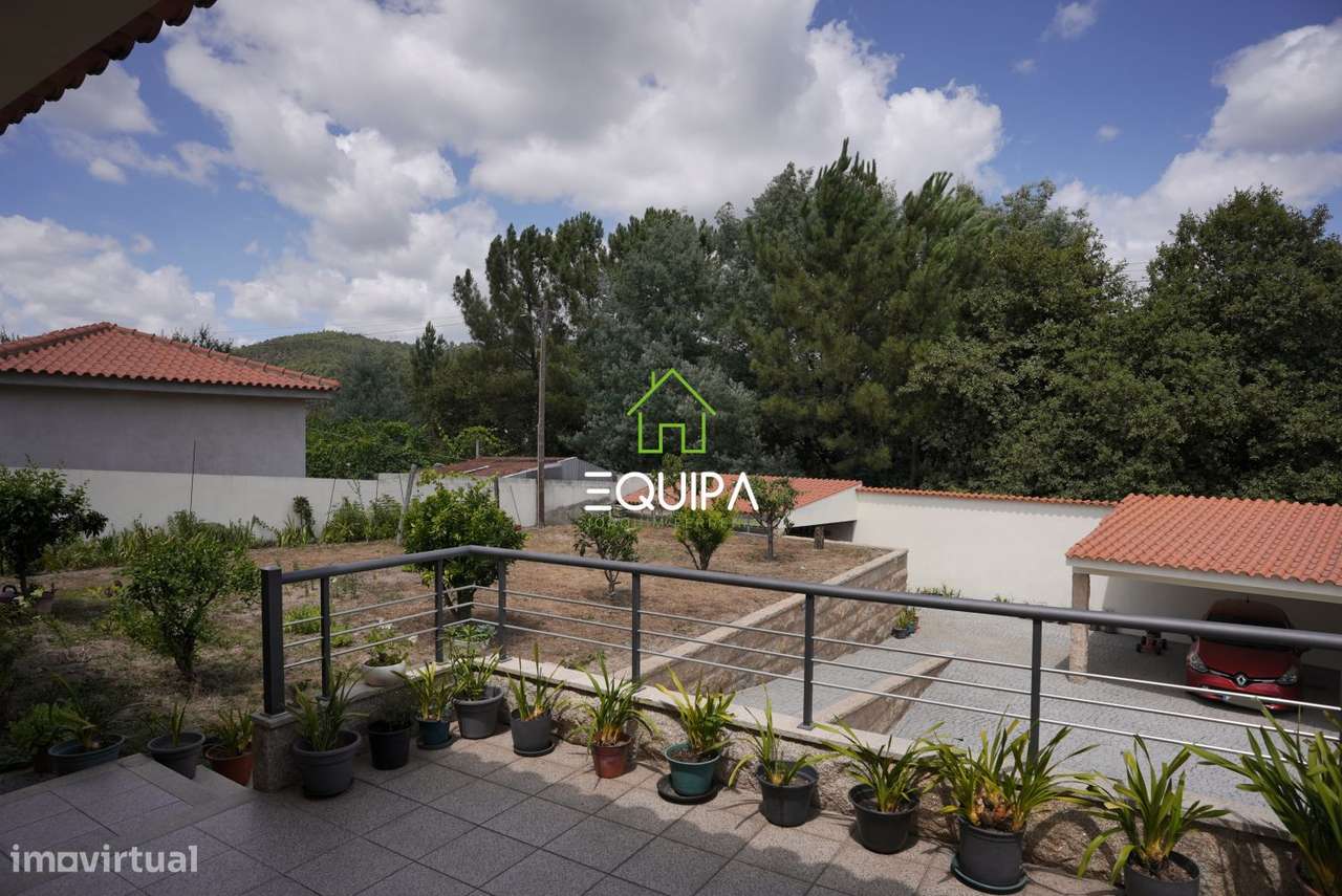 MORADIA ISOLADA T3+T2-20