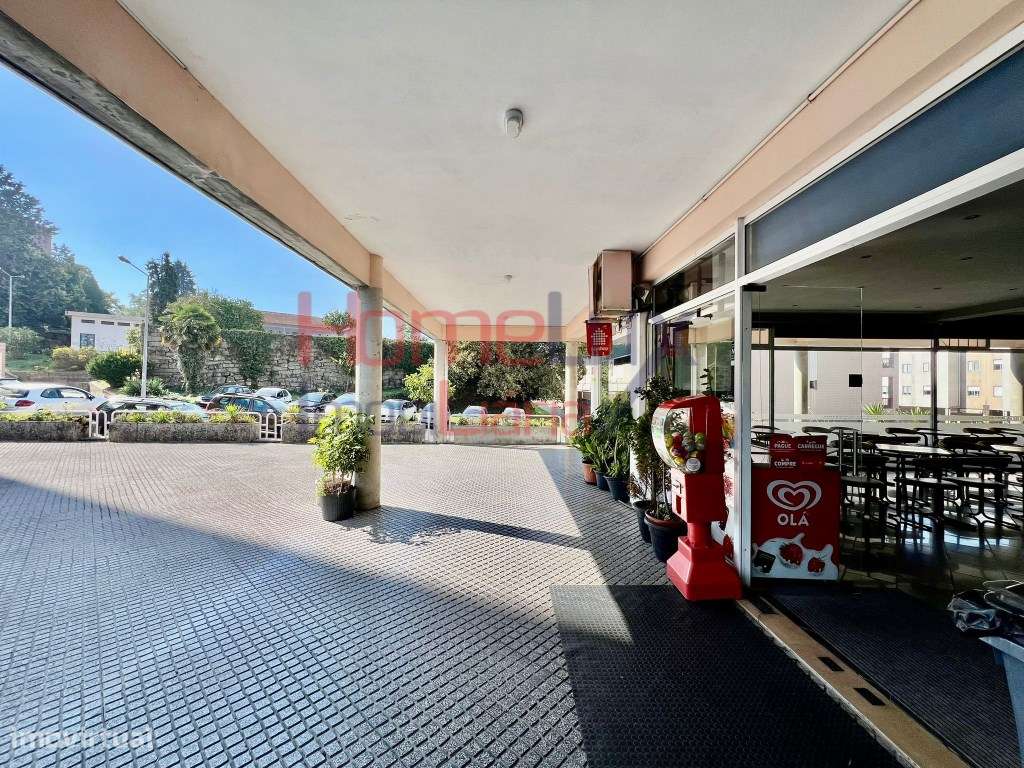 Loja ampla com Cafetaria em Águas Santas - Grande imagem: 3/22