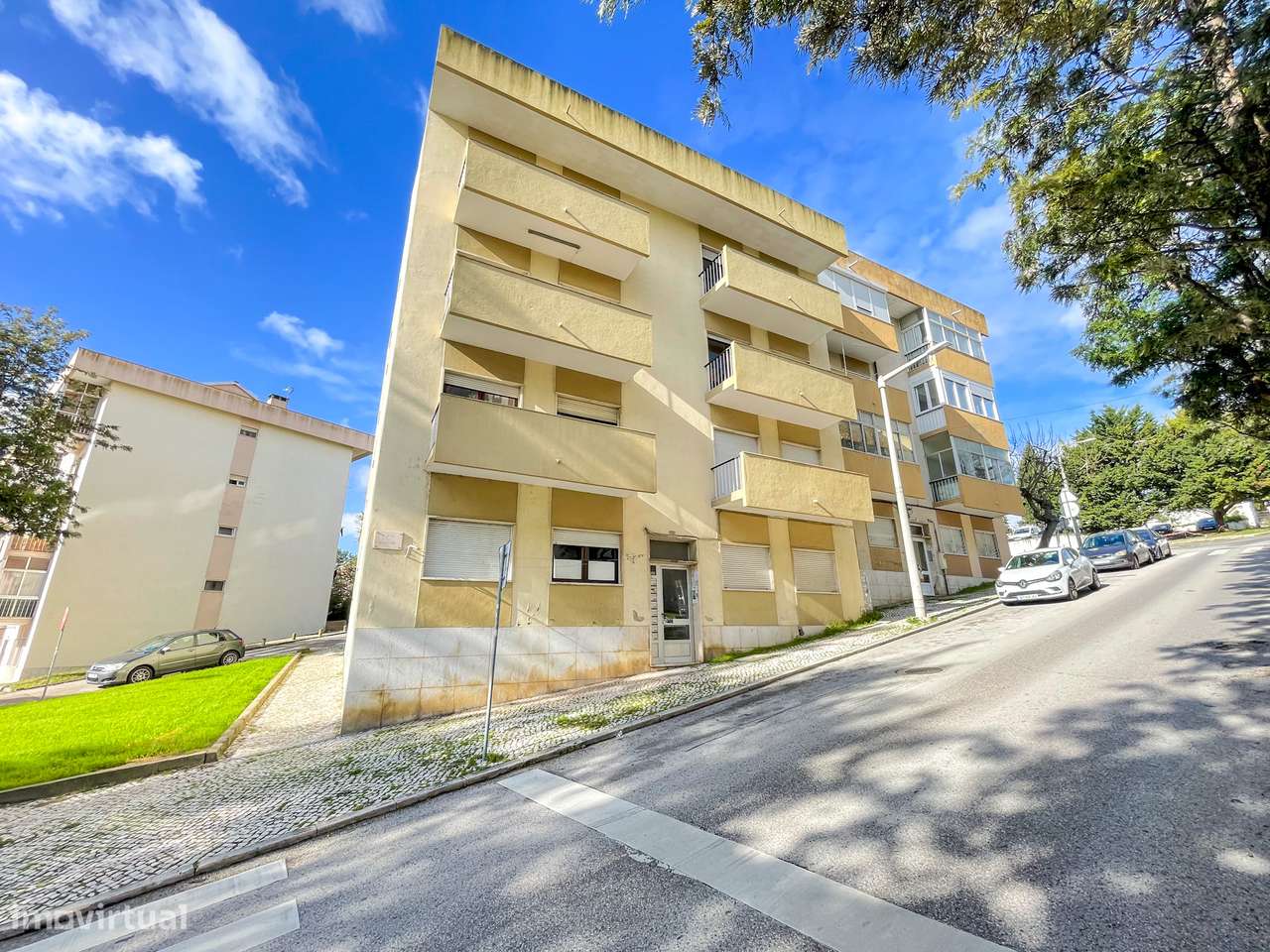 Prédio com 8 T2 (7 devolutos) + Sótão - Póvoa de Santa Iria - Grande imagem: 3/31