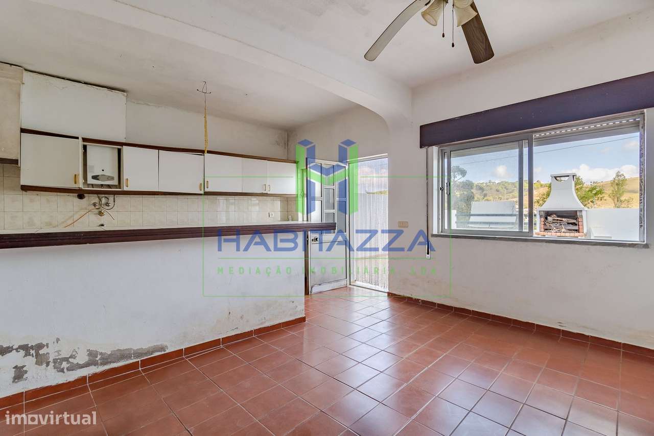 Moradia T3 com garagem e Vistas Desafogadas sobre o Campo, em Bensafri-14