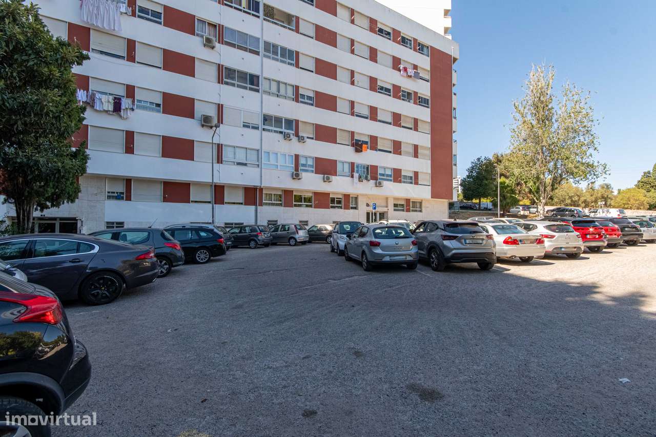 T2 com arrecadação, boas áreas, excelente localização Povoa Sta Iria-7