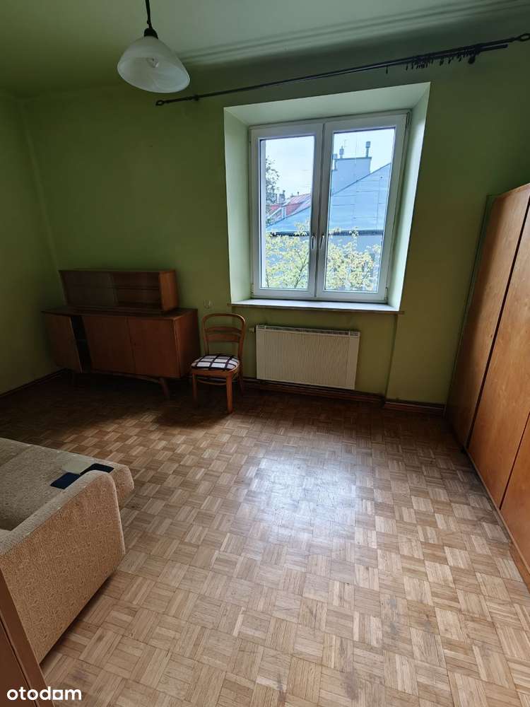 Centrum ul. Żeromskiego , dwa pokoje , 1 piętro ,-4