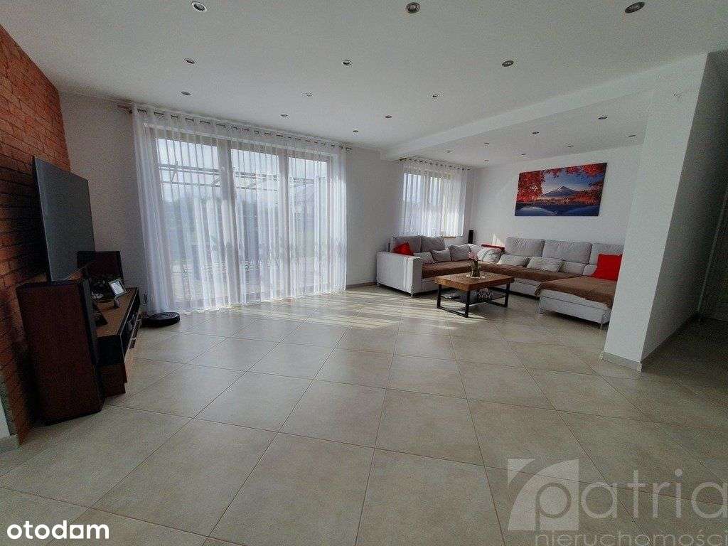 Wykończony dom wolnostojący w Dobrej-8