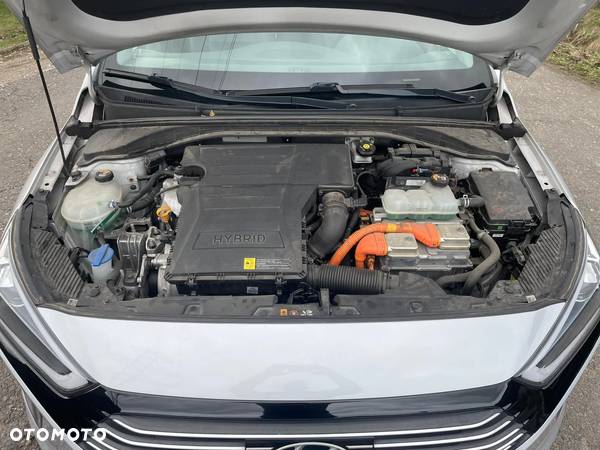 Hyundai IONIQ hybrid Platinum - 21