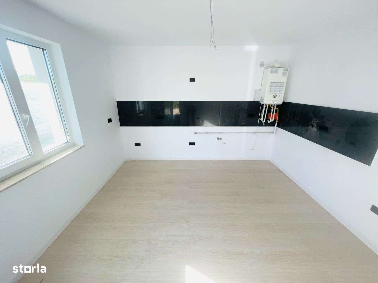 1 min de Family Market!488 mp teren!PLACA si peste etaj!Vila Miroslava - Imagine principală: 4/8