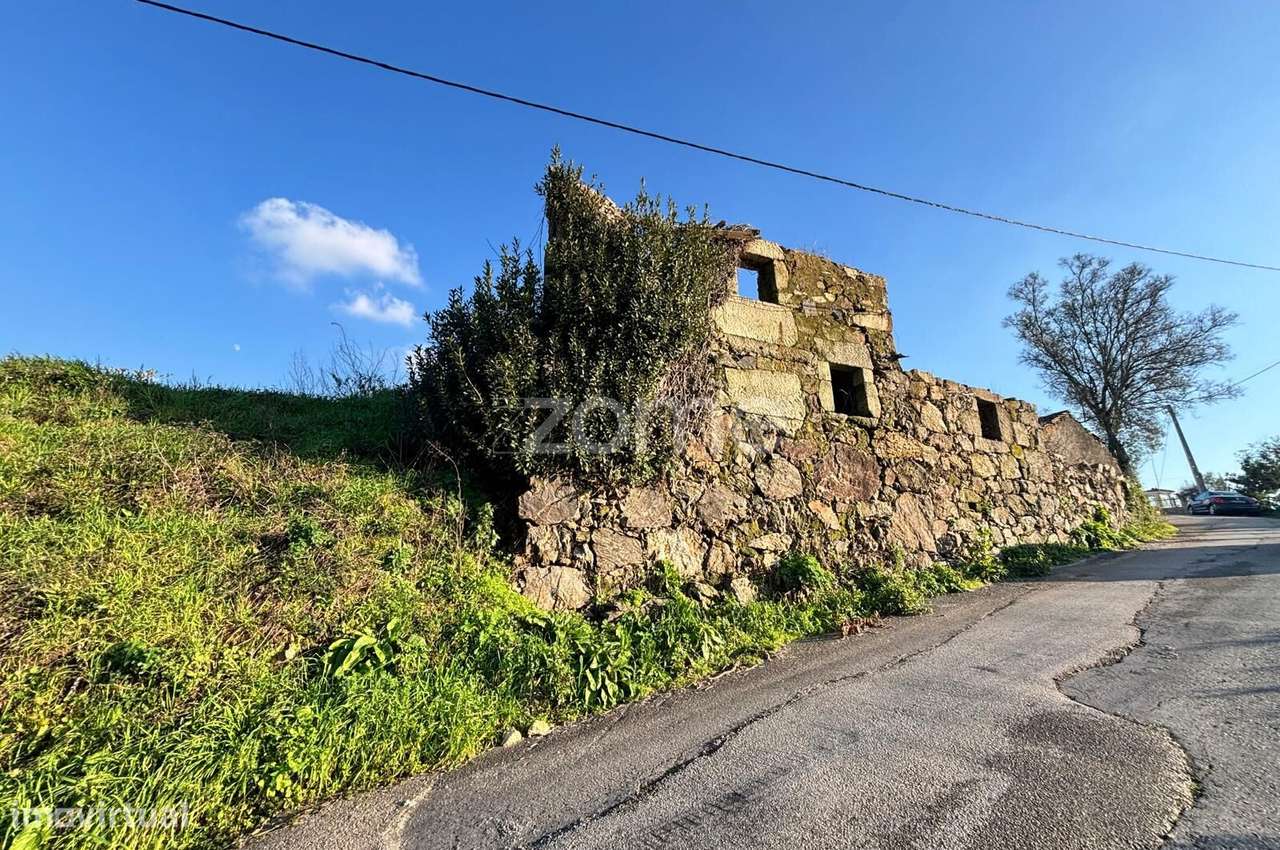 Ruína T2 para restauro - Grande imagem: 2/16