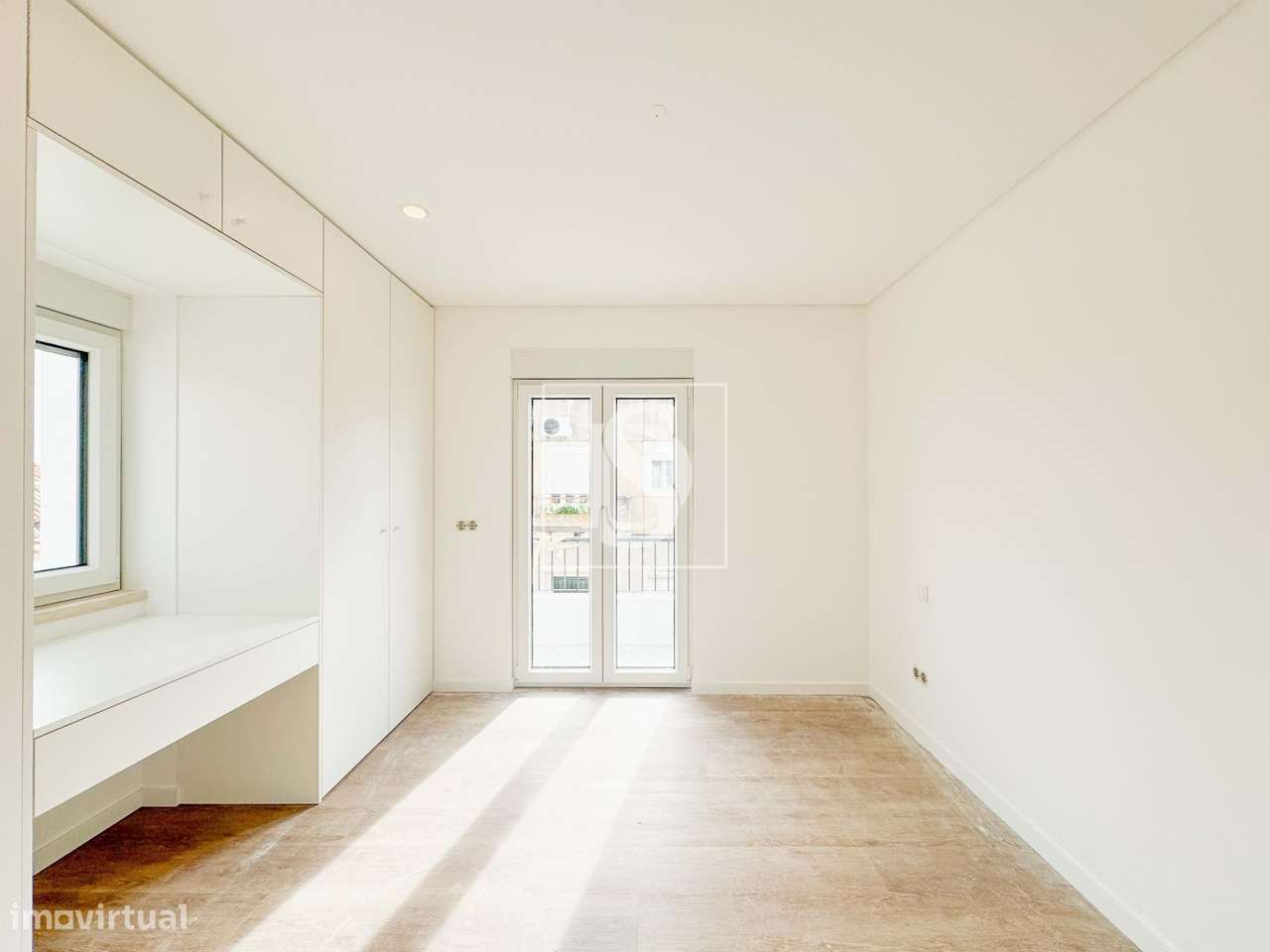 Andar de Moradia T3 situado no 1º Andar - Renovado - com Terraço e Chu - Grande imagem: 4/19