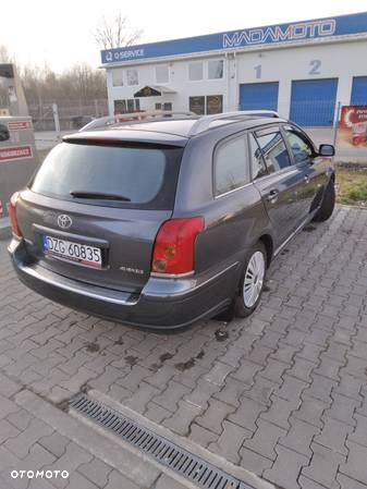 Toyota Avensis 1.8 VVT-i Combi Executive - 3