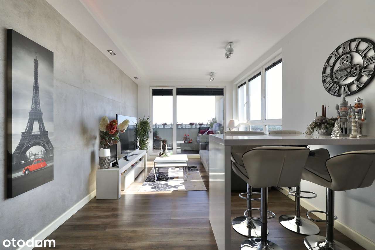 Mieszkanie z widokiem na Warszawę, 16 piętro, 20 min do centrum, SKM-5