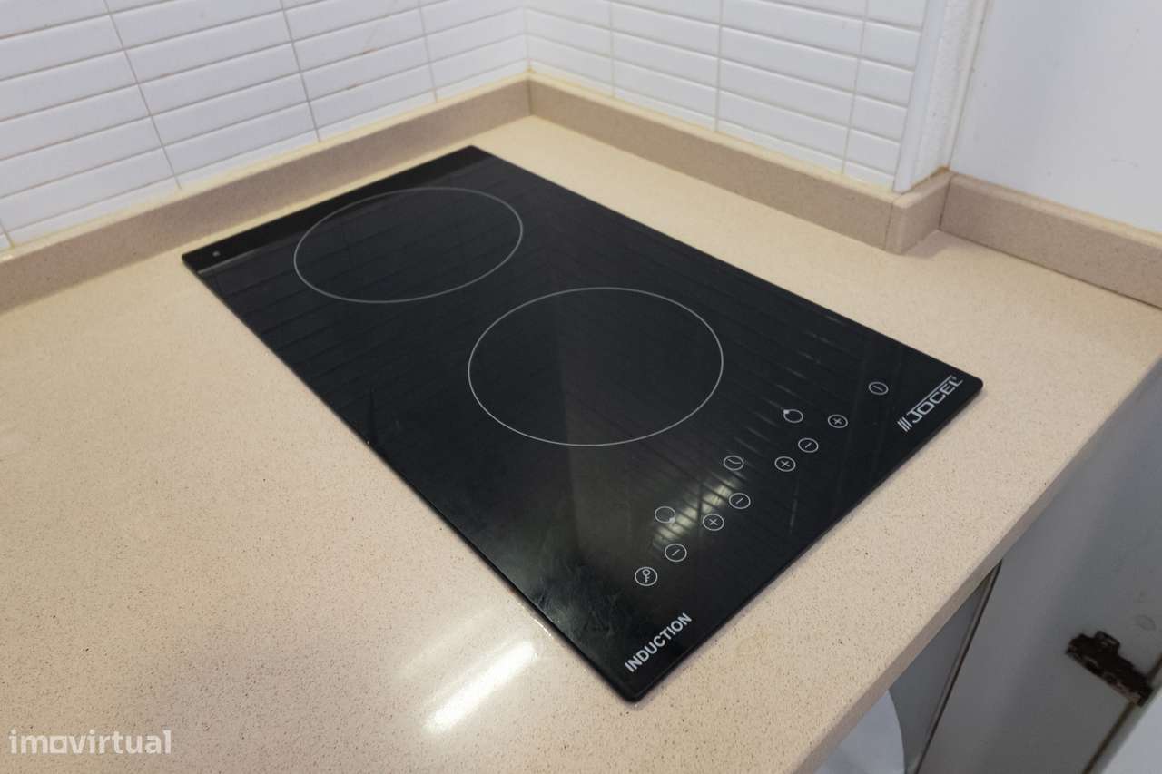 T0 na travessa do poço dos Negros - Grande imagem: 4/22