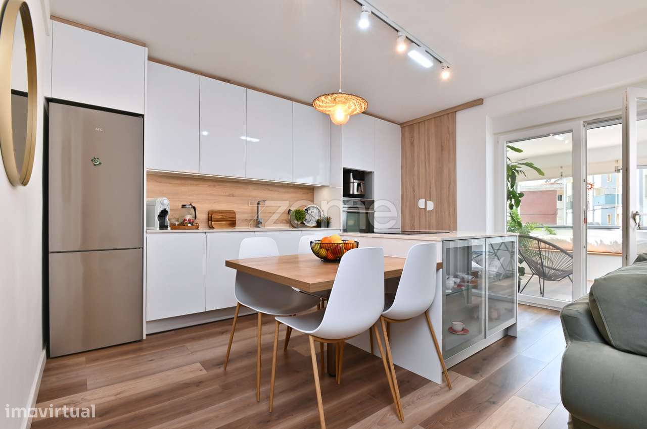 Apartamento T2 remodelado no Junqueiro, Carcavelos - Parede, Cascais - Grande imagem: 3/34