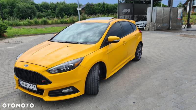 Ford Focus 2.0 EcoBoost ST - 4