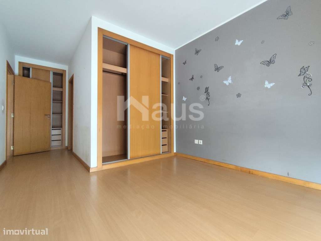 T3 com varanda Garagem e 1 lugar de parqueamento - Vila Serena-16