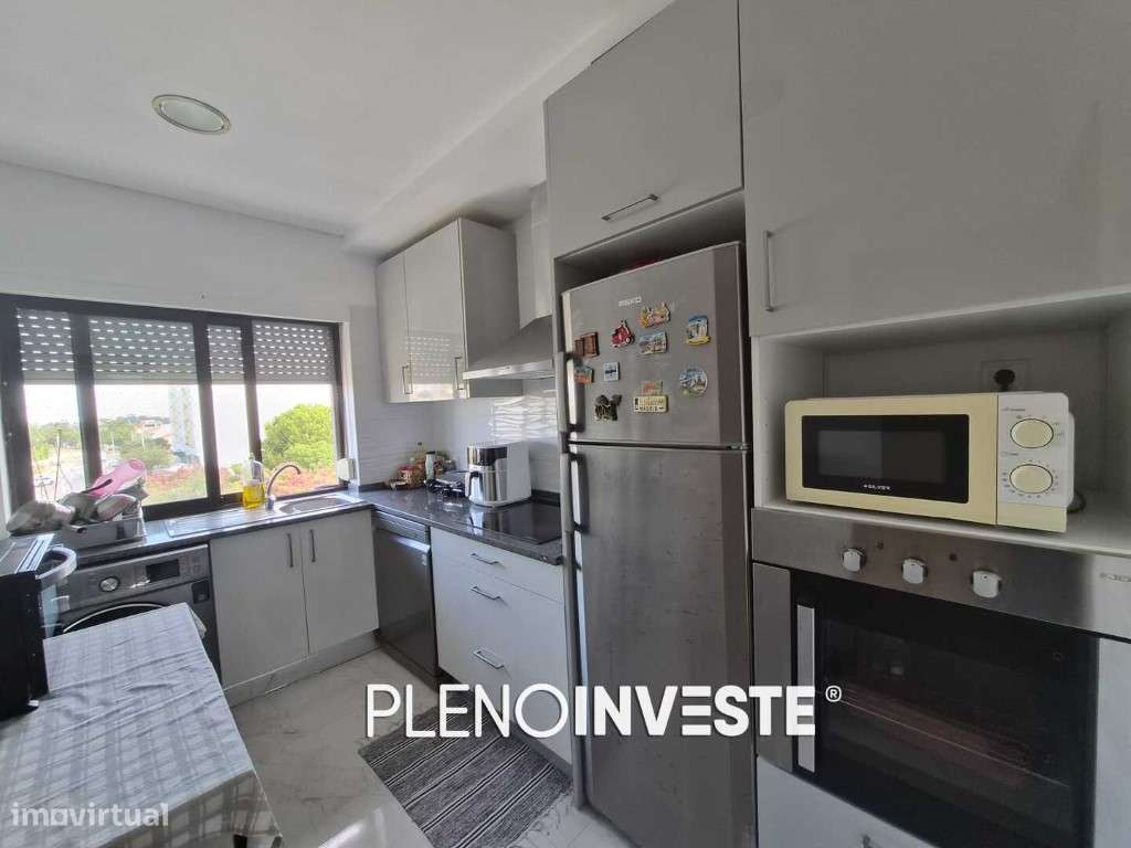 Apartamento T2 em Excelente Estado de Conservação em Palhais-19