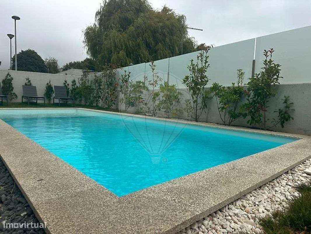 Moradia de Luxo T3+1 com Piscina Aquecida -300m da Praia em Matosinhos-28