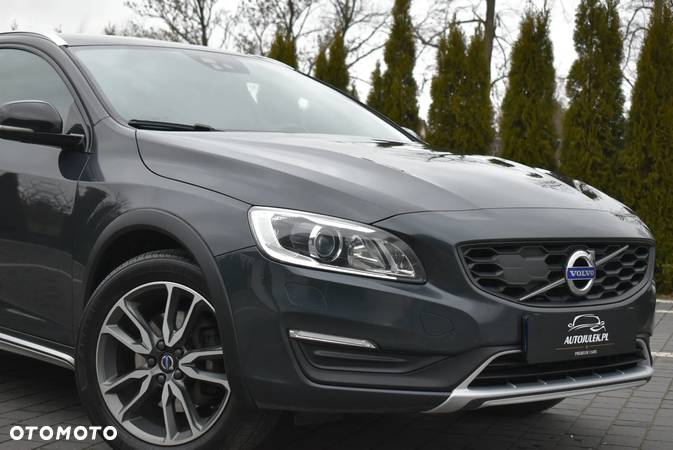 Volvo V60 Cross Country D4 AWD Geartronic Summum - 19