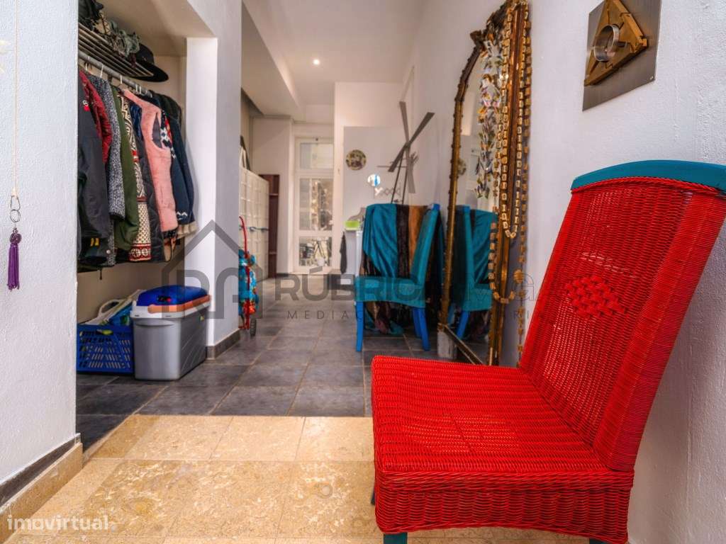 Propriedade Única em Zona Privilegiada com Vista Mar e Piscina - Loulé-17