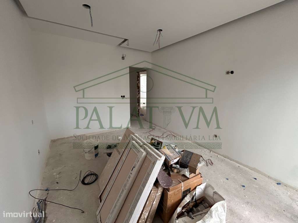Apartamento T3 - Totalmente Renovado - Laranjeiro-10