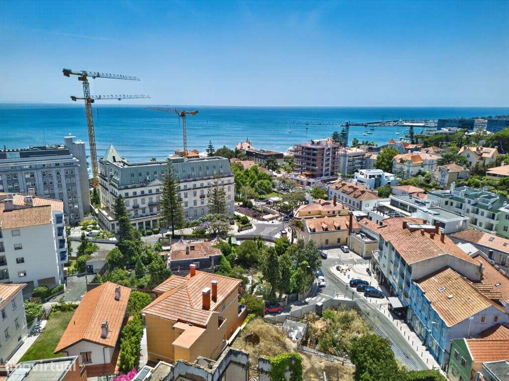 Edifício Residencial Renovado com Múltiplos Espaços Habitacionais I...-38