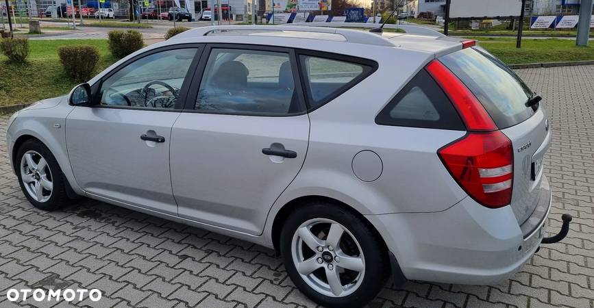 Kia Ceed 1.6 CRDi SW LX - 4