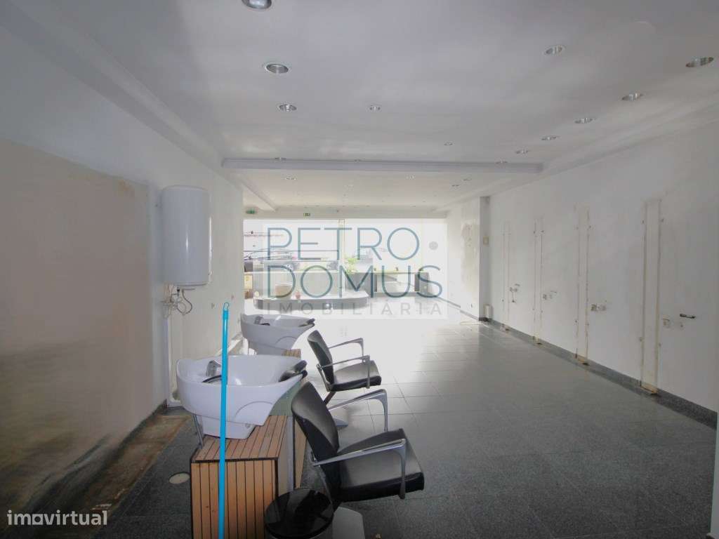 LOJA R/C COM 94 M2 - CENTRO DE LEIRIA - Grande imagem: 4/15