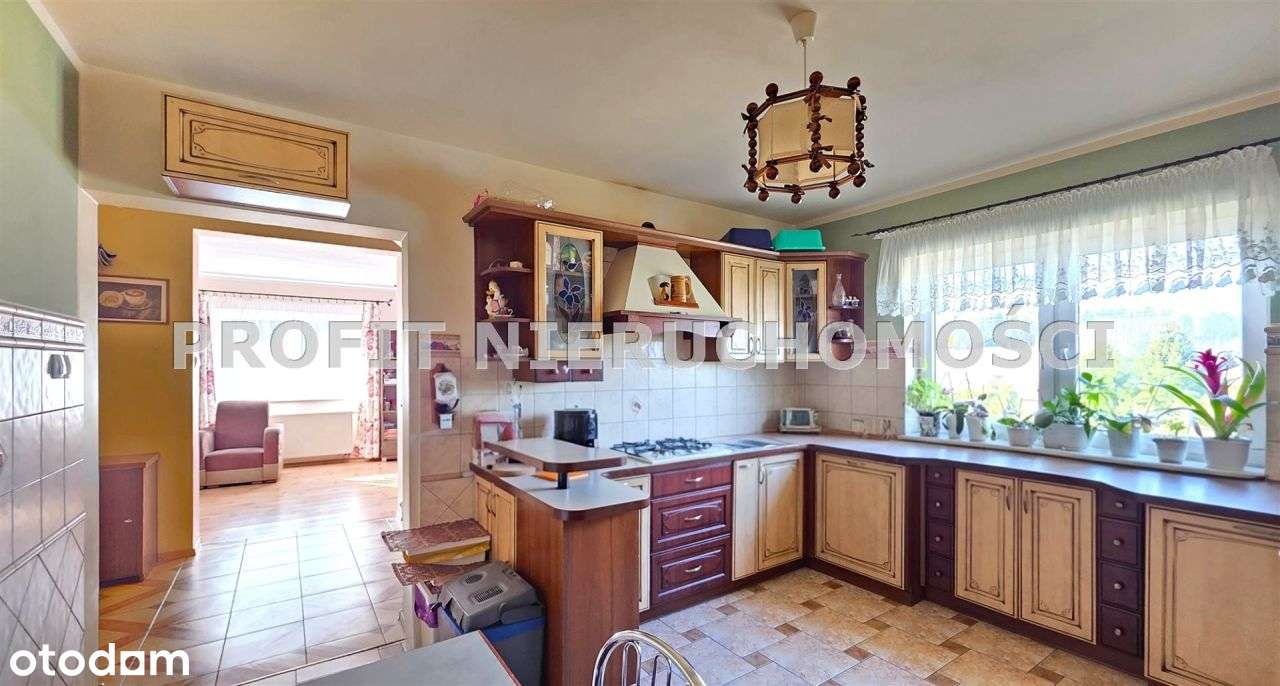 Komfortowy dom w spokojnej okolicy-10