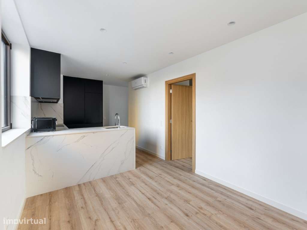 Apartamento T1 convertido em T2, inserido condomínio fechado - Empr...-19