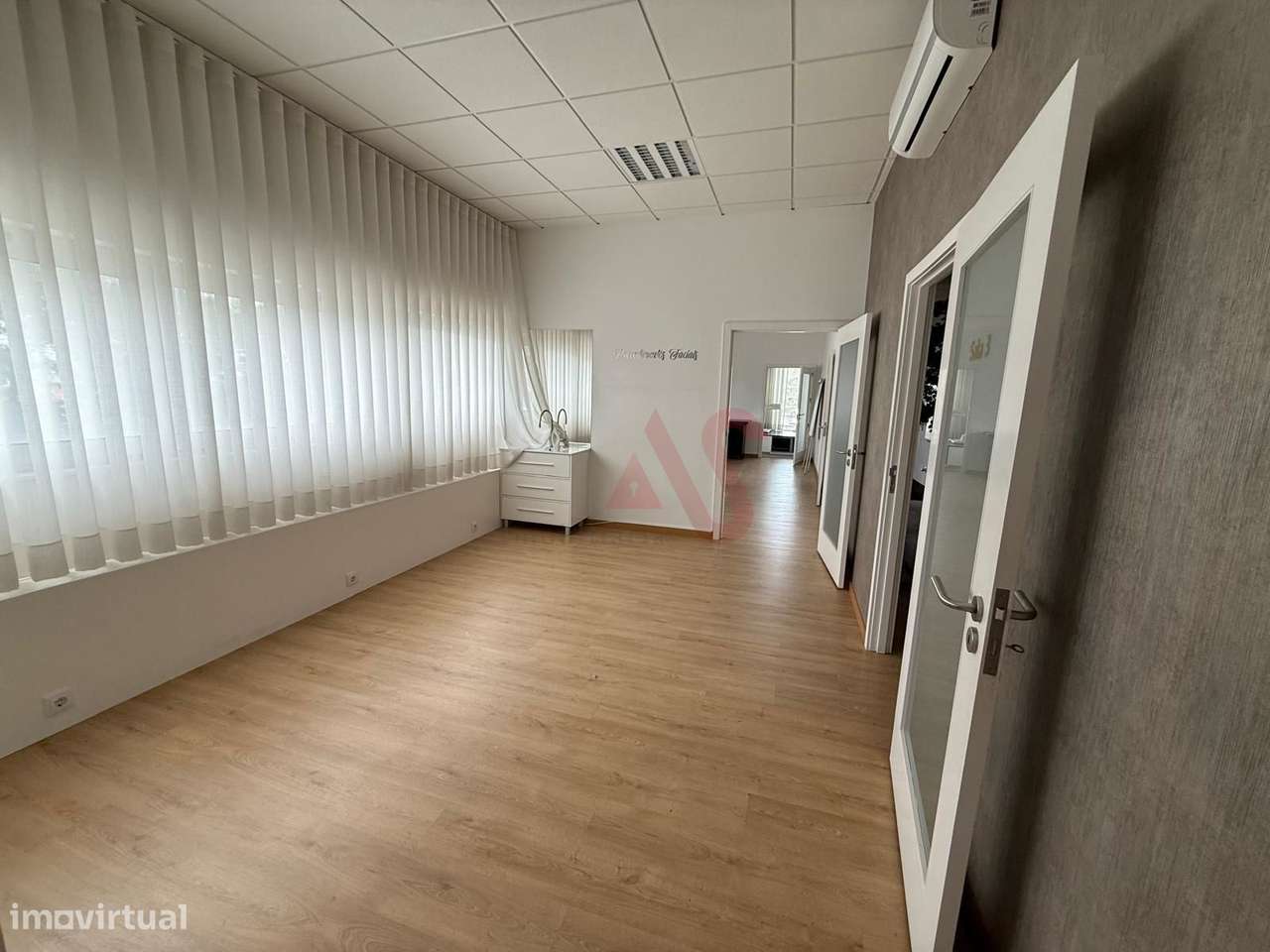 Escritório em Ermesinde, Valongo com 4 lugares de estacionamento para - Grande imagem: 5/19