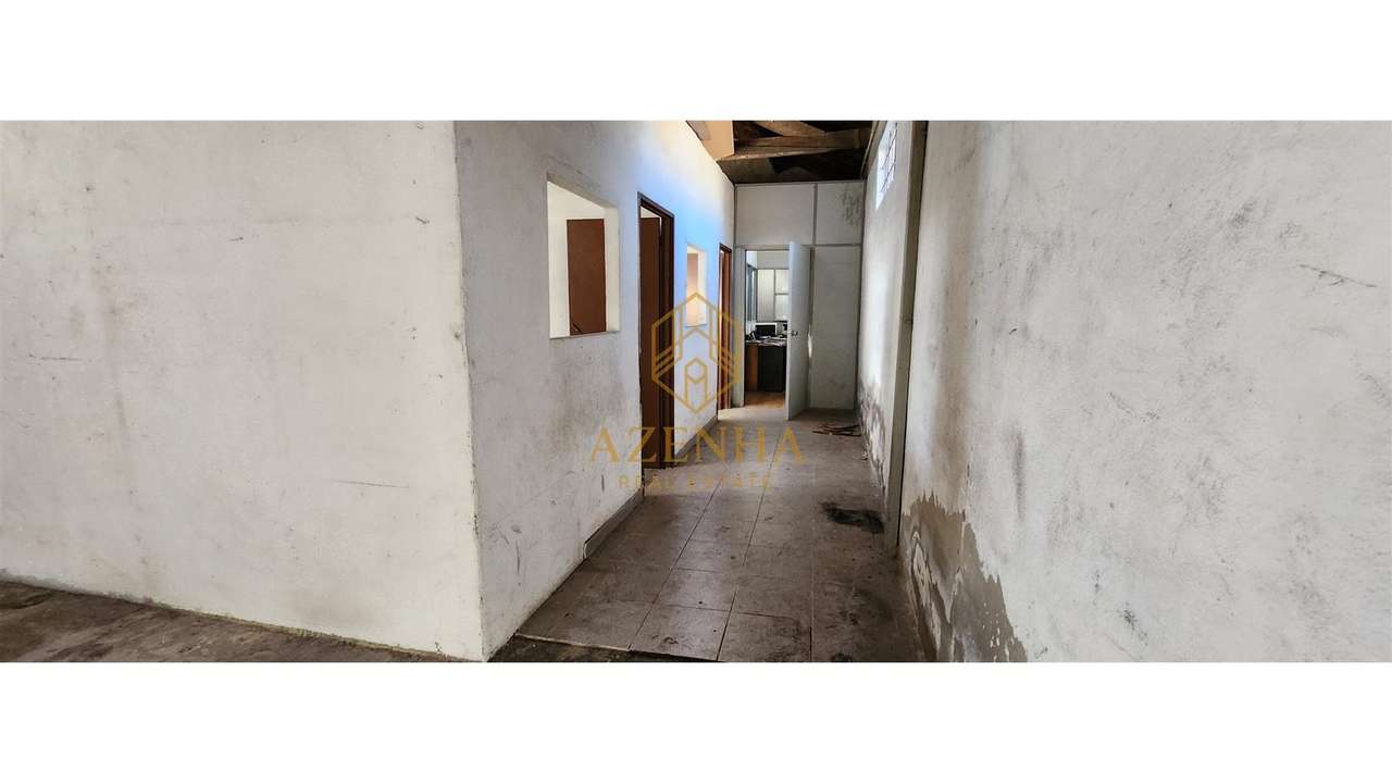 Armazém em Maia ideal para investimento-12