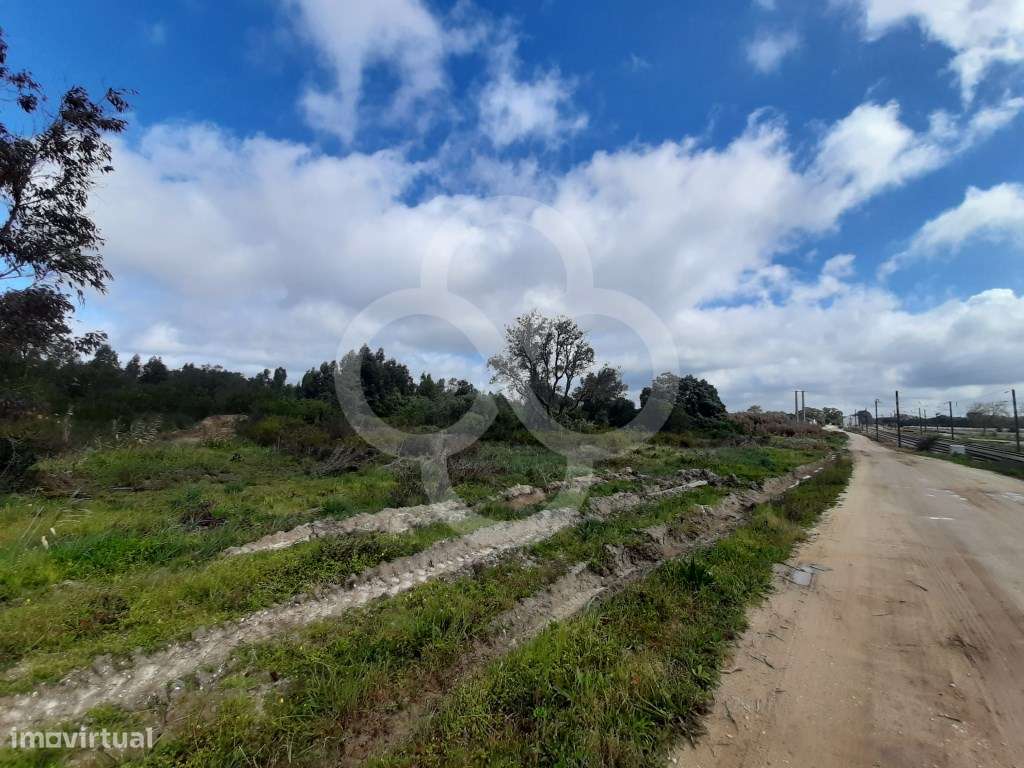 Terreno rústico classificada pelo PDM em vigor como urbanizável hab... - Grande imagem: 2/27