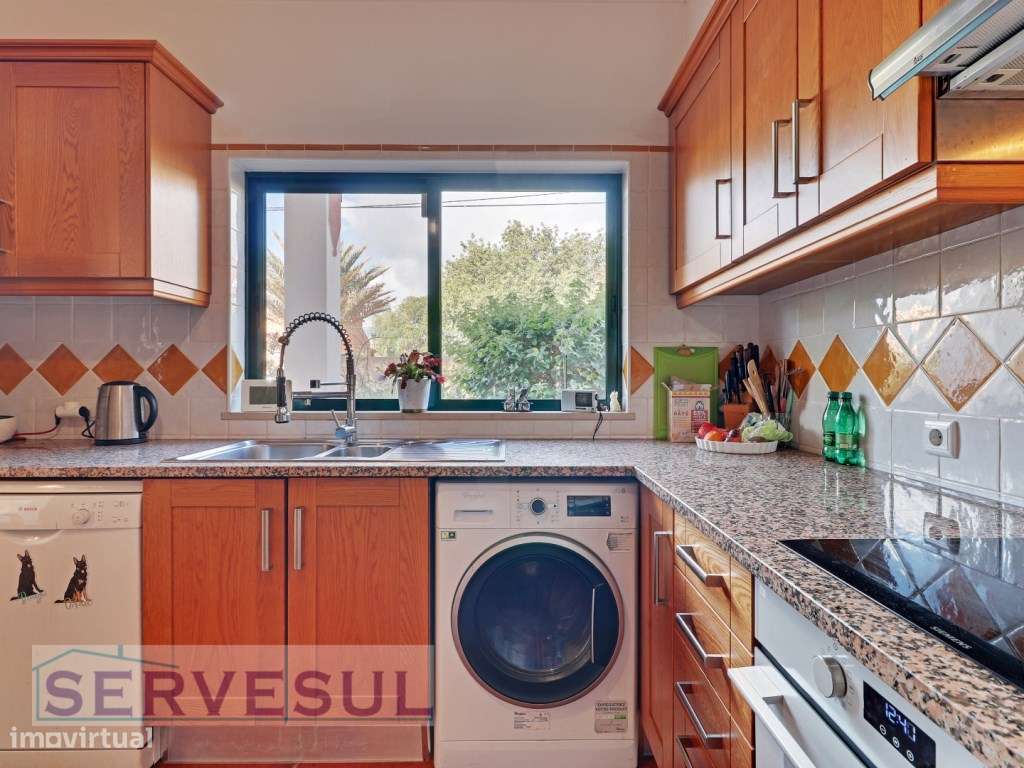 Charmosa Moradia de 2 pisos com 3 quartos espaçosos, garagem, pisci... - Grande imagem: 5/29