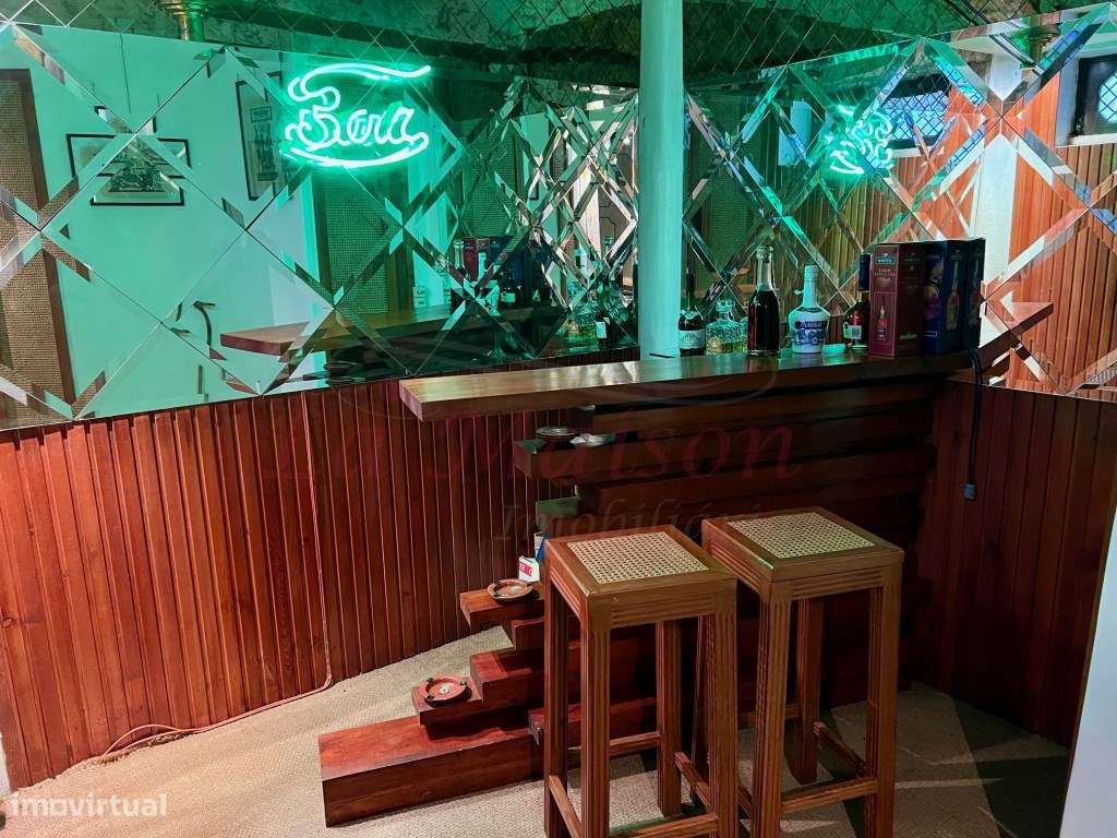 Moradia V4 Duplex no Centro de Loures-6