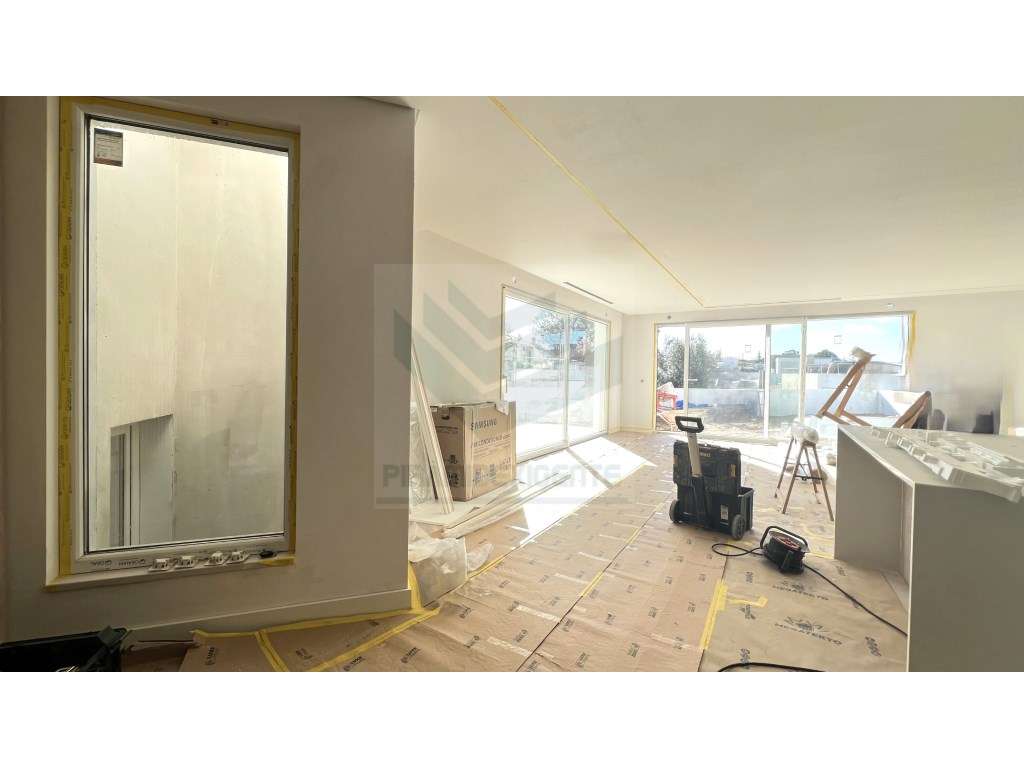 Moradia Isolada 4 Suítes, Piscina, Cave 43m2 - AZEITÃO - Grande imagem: 4/39