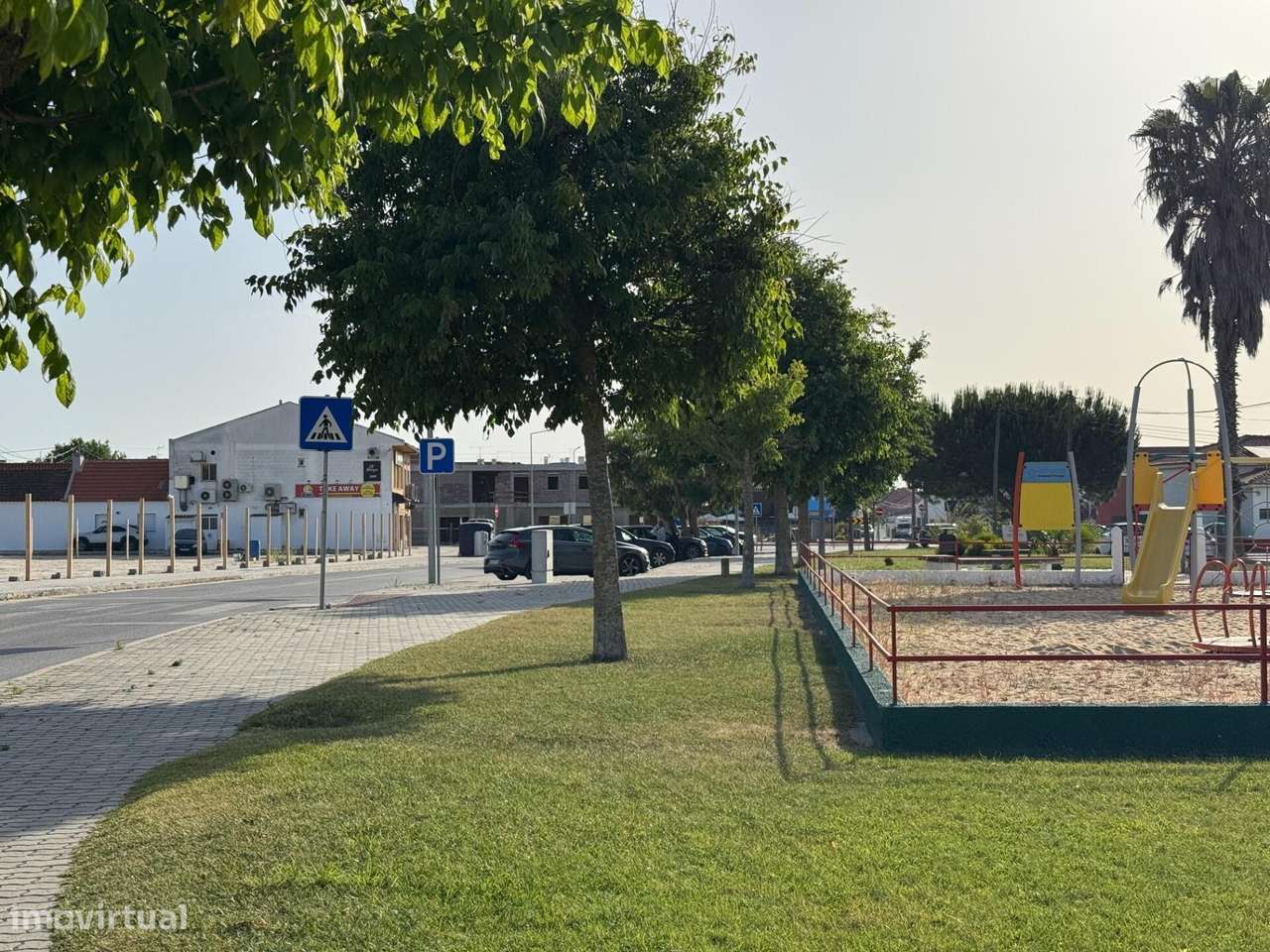 Nova Moradia T4 com Piscina na Vila de Azeitão-35