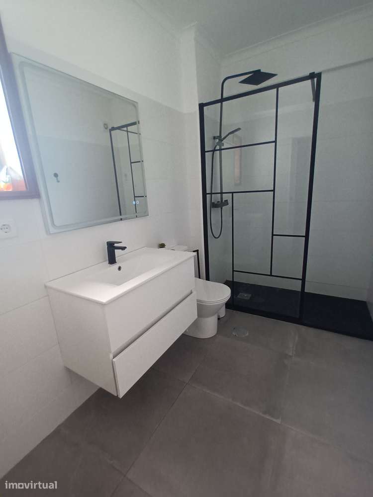 Apartamento T3 renovado na Cidade da Maia-12