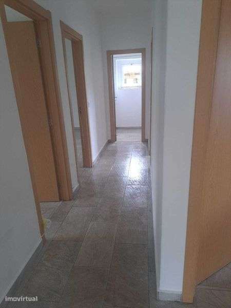 Moradia V3 remodelada - Grande imagem: 5/6