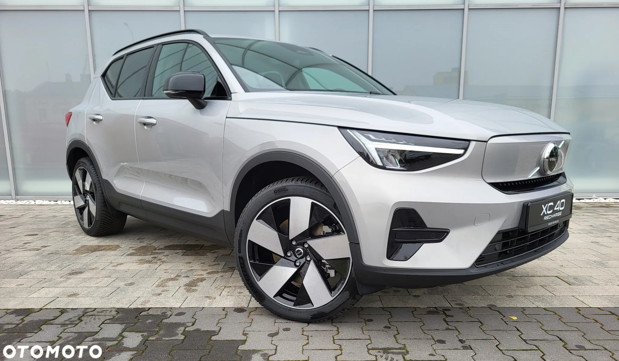 Volvo XC 40 Recharge Twin AWD Plus - 9