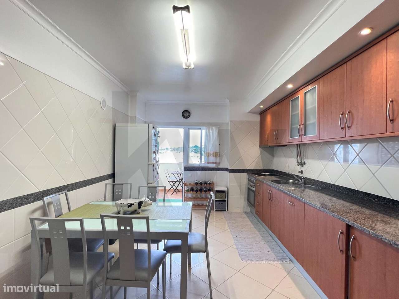 Apartamento T3 com Terraços e Vistas Deslumbrantes no Alto do Alfarrob - Grande imagem: 4/40