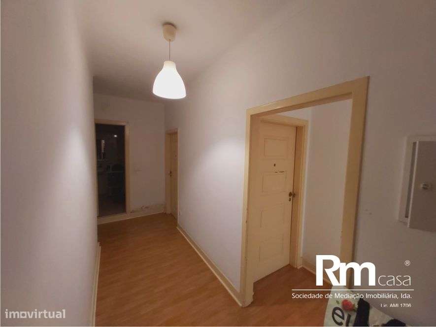 excelente prédio na Av. Emidio Navarro, junto ao Parque da Cidade-32