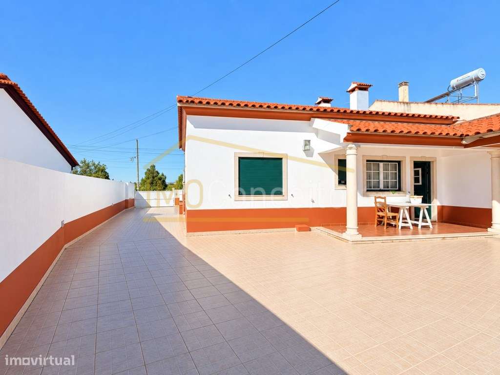 MORADIA T3 COM 2 ANEXOS| PISCINA| EXCELENTE LOCALIZAÇÃO E POTENCIAL...-17