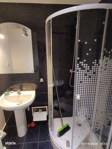 SC Inchiriem garsoniera . - Imagine principală: 5/8