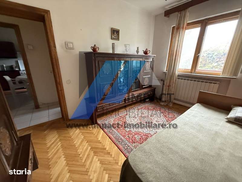 Casa 6 camere, 3 bai, garaj, curte, ultracentral, zona linistita - Imagine principală: 4/9