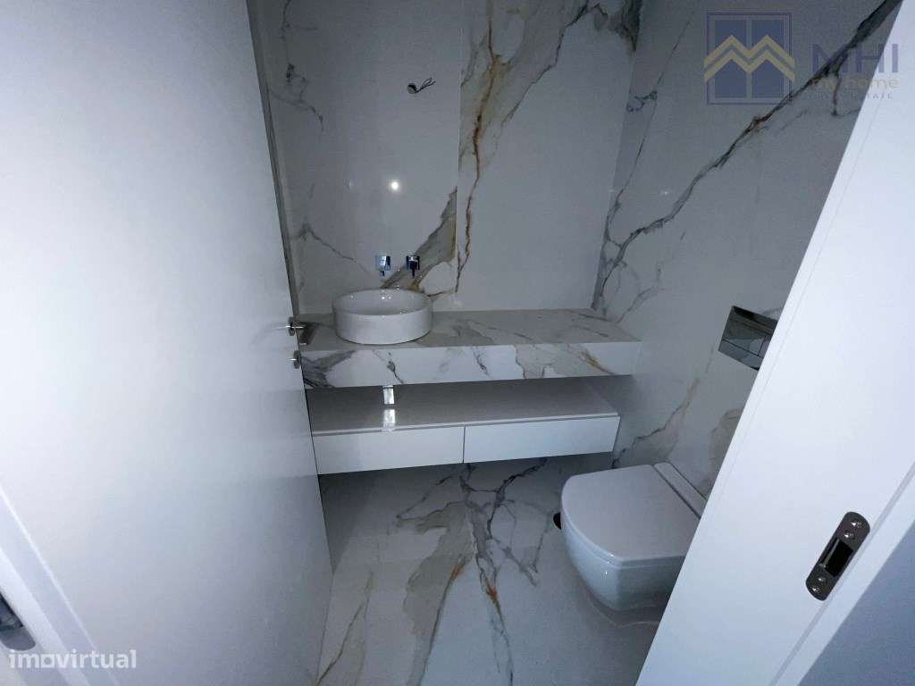 Moradias de Luxo T4 +1 a 500 metros da praia em Canidelo-20