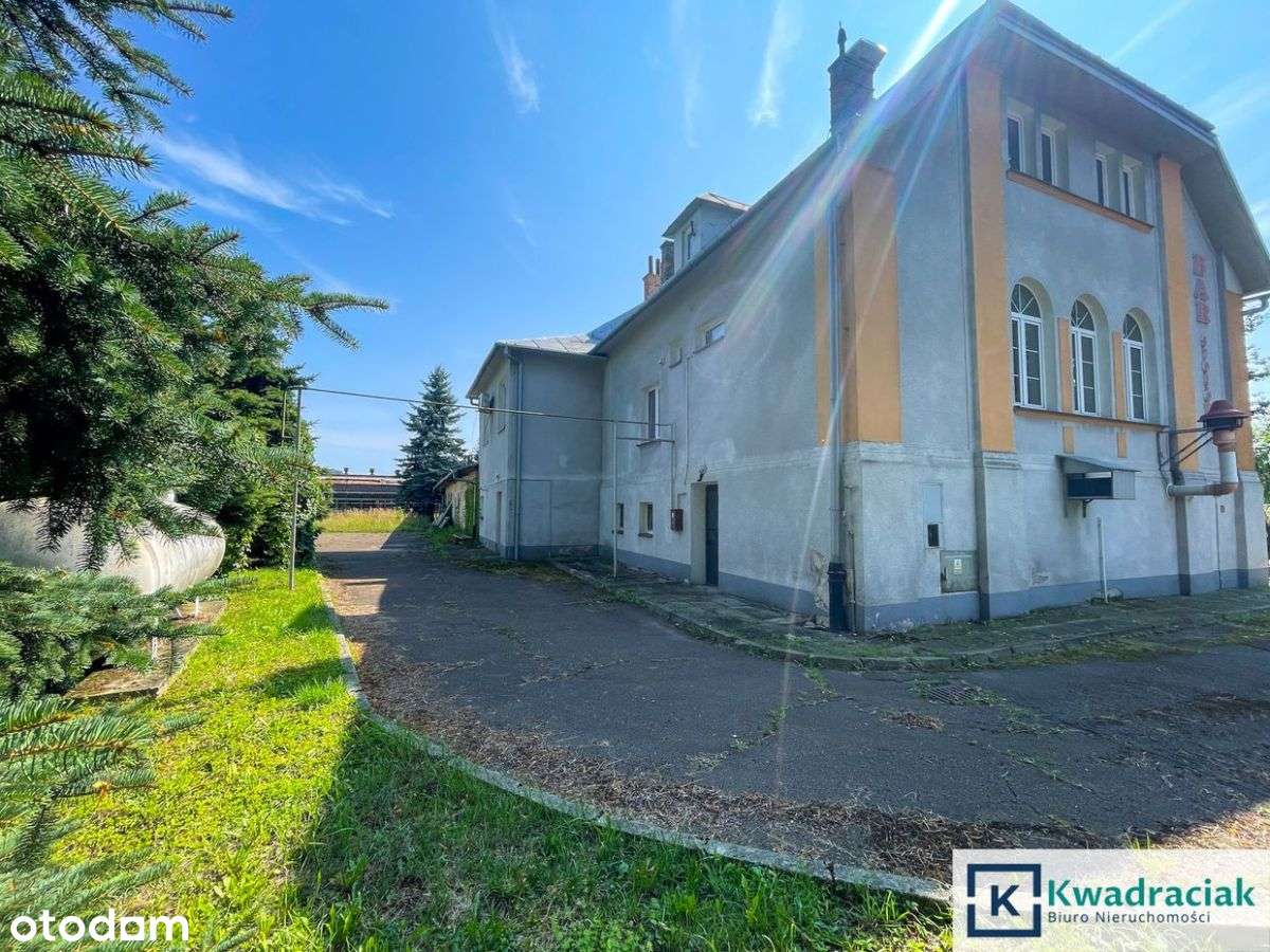 Budynek komercyjny 487 m² z garażami – Jasło, tere-7