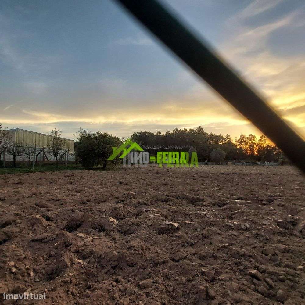 Terreno em Santa Maria da Feira - Grande imagem: 4/13