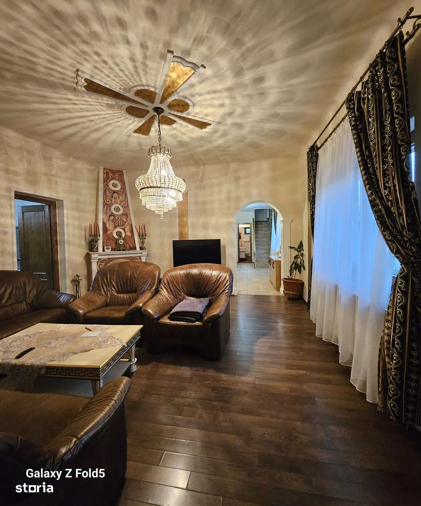 Casa tip townhouse ultracentral ideala pt studenți / familie/ firme - Imagine principală: 4/20