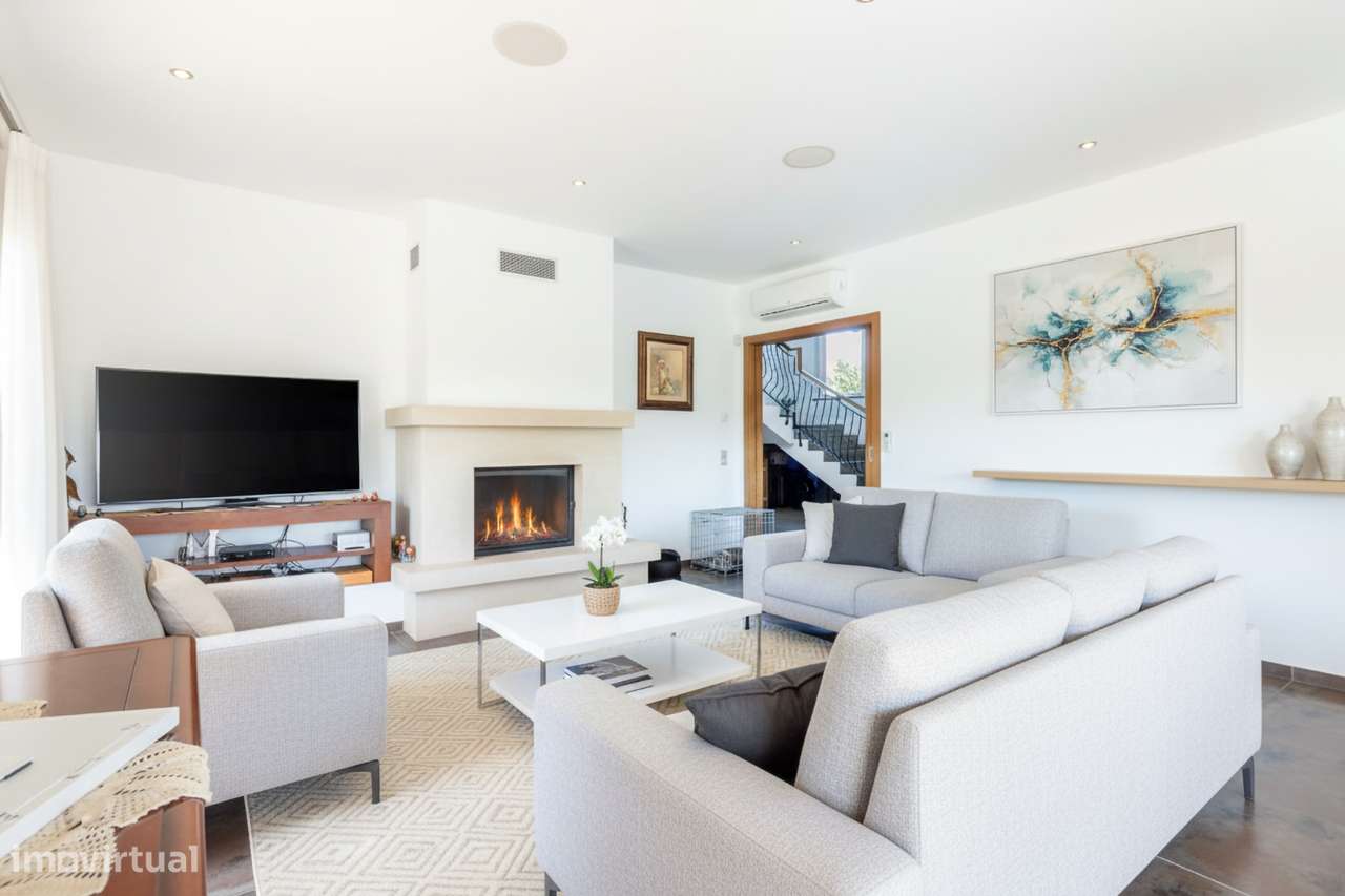 ELEGANTE MORADIA T3+1 COM VISTA MAR EM PORTO DE MÓS, LAGOS - Grande imagem: 2/48